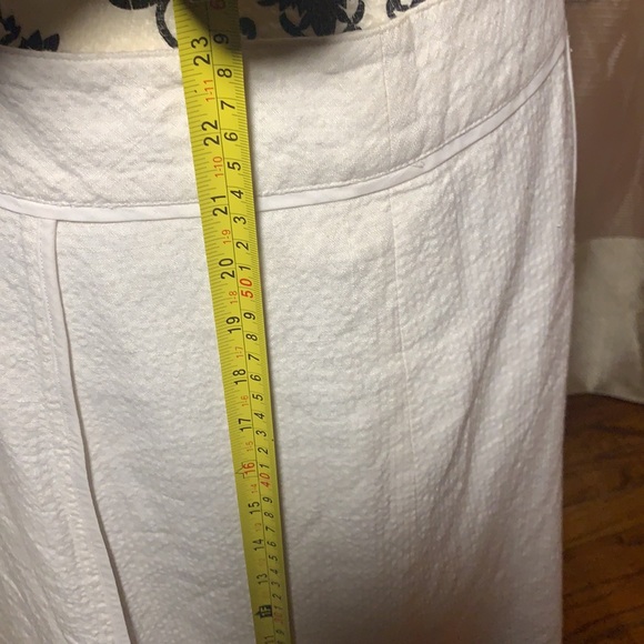 Jones Wear White skirt. - Picture 4 of 7